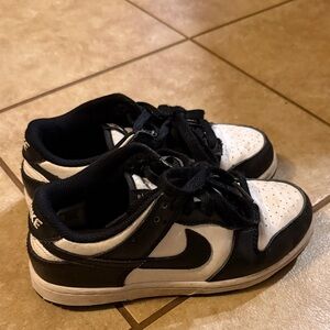Nike Kids Black and White Low Top Sneakers — Classic Swoosh
